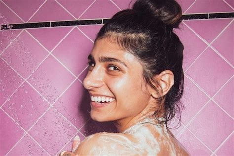 mia khalifa bath|Mia Khalifa .